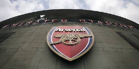 西媒：巴萨向欧足联提交报告，控诉法兰克福球迷破坏球场设施（西媒：巴萨已向欧足联递交申诉，指责法兰克福球迷损坏球场设施）