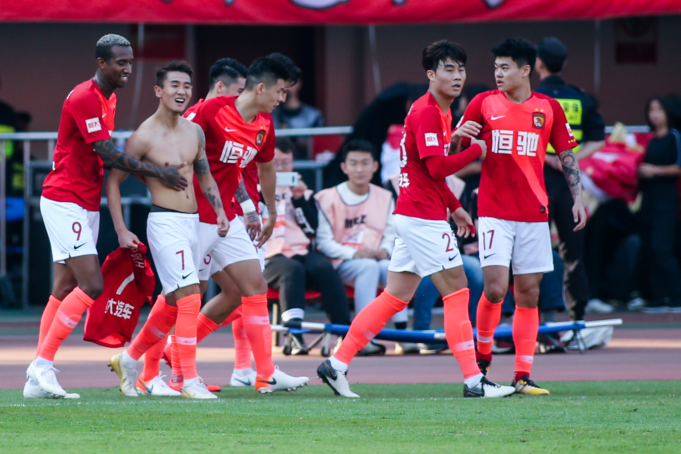 雄鹿遭淘汰哈姆NBA杯纪录遭终结，此前两个赛季全部夺得冠军