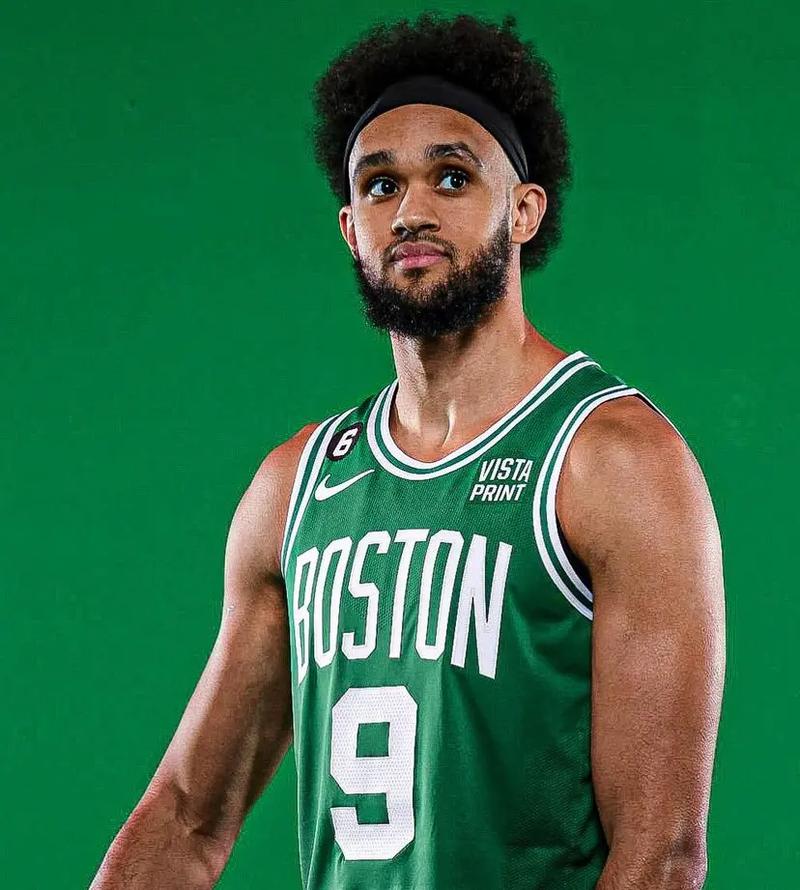 本世纪德甲戴帽数前10：莱万384场16次第1，凯恩76场10次第3（德甲本世纪帽子戏法榜前十：莱万384战16帽居首，凯恩76战10帽列第3）